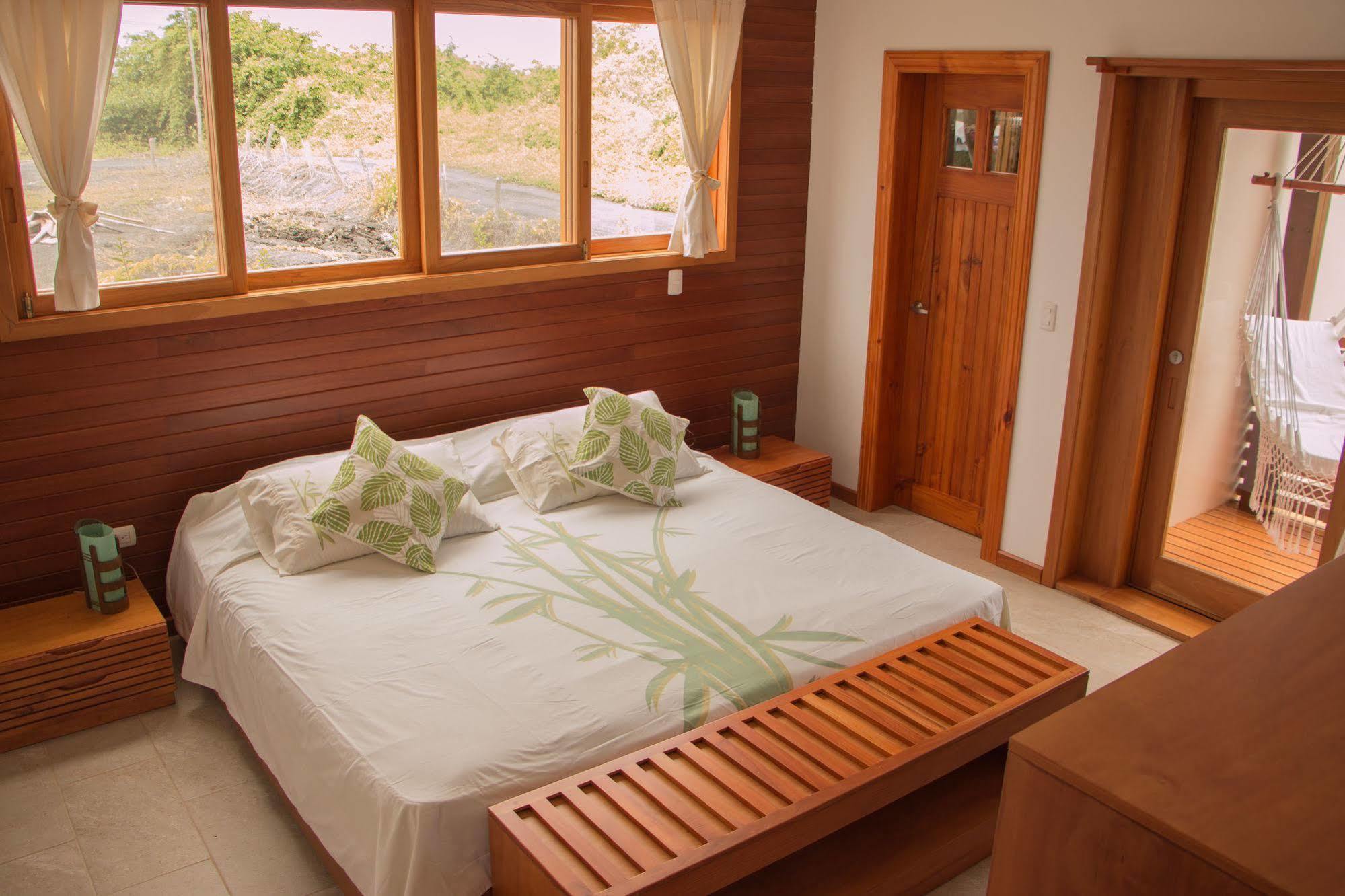 Chez Manany Galapagos Ecolodge Puerto Villamil Esterno foto