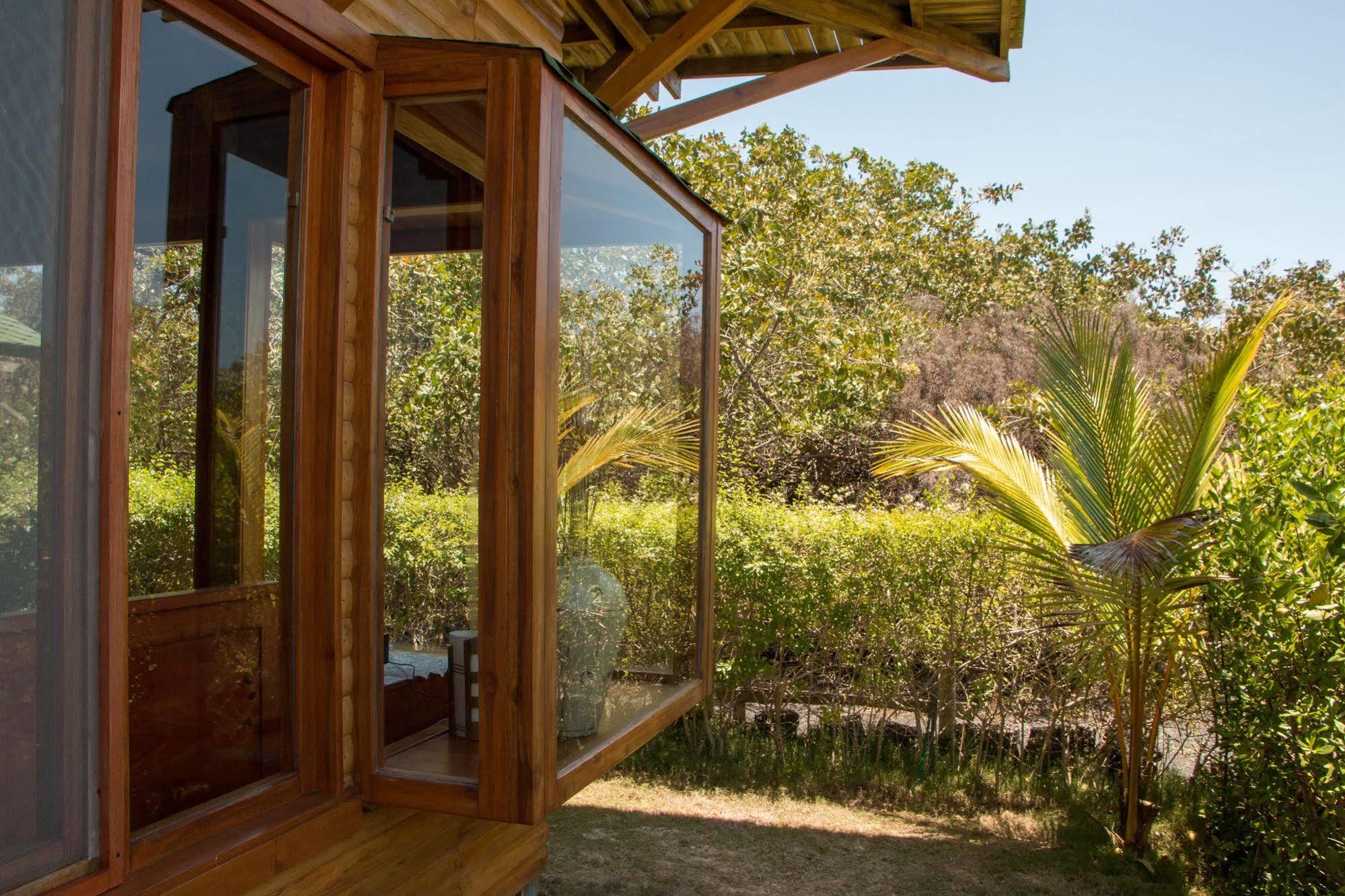 Chez Manany Galapagos Ecolodge Puerto Villamil Esterno foto